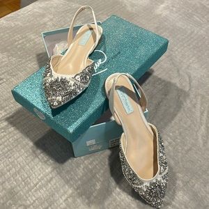 Betsey Johnson SB Molly Slingback 7.5 Never Worn